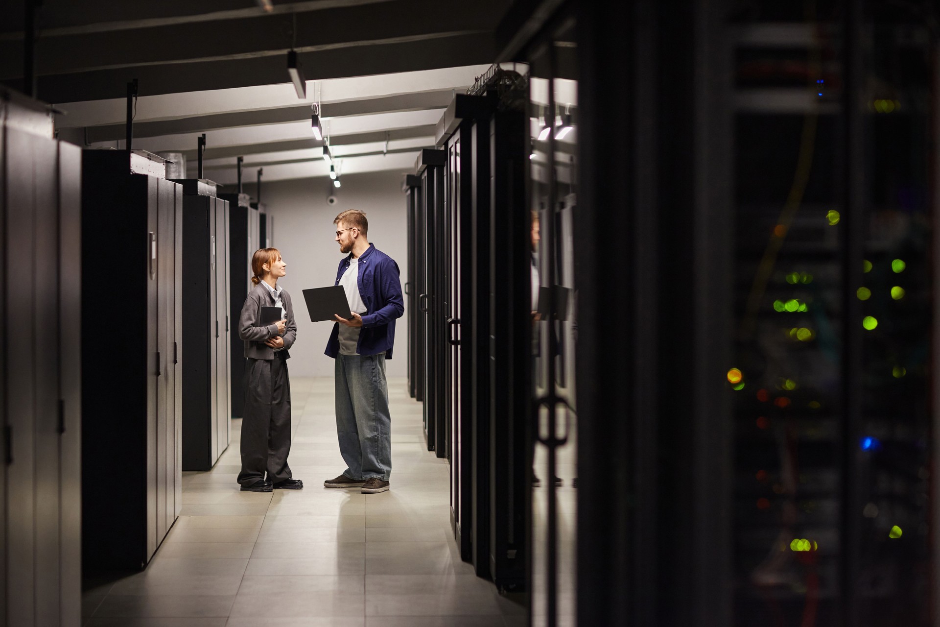 Collaborating in Modern Data Center with Technological Devices